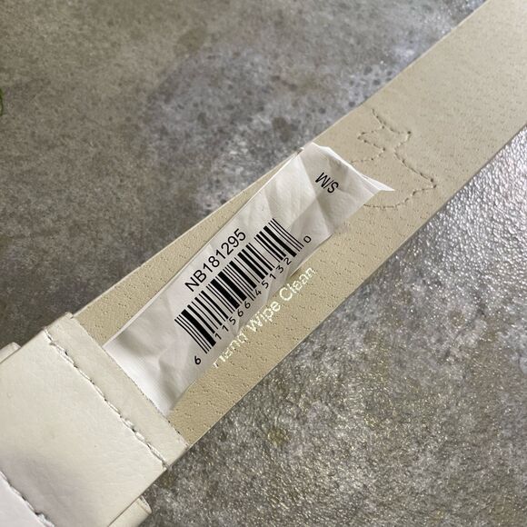 vintage y2k white faux leather nobo belt with embroidered designs - Picture 6 of 7